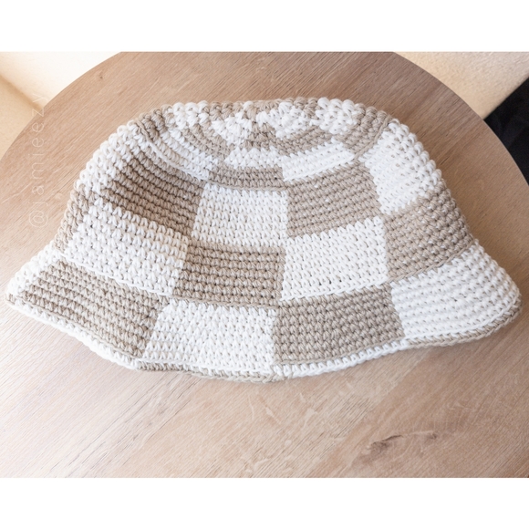 Checkered Crochet Bucket Hat - Cream/Tan (Handmade) - Picture 9 of 11